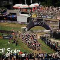 Récord de audiencia y participación en las WHOOP UCI Mountain Bike World Series 2025: una temporada histórica para el ciclismo de montaña