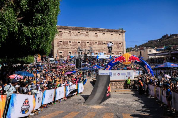 Guanajuato se convierte en el epicentro del descenso urbano con la gran final del Red Bull Cerro Abajo 2025