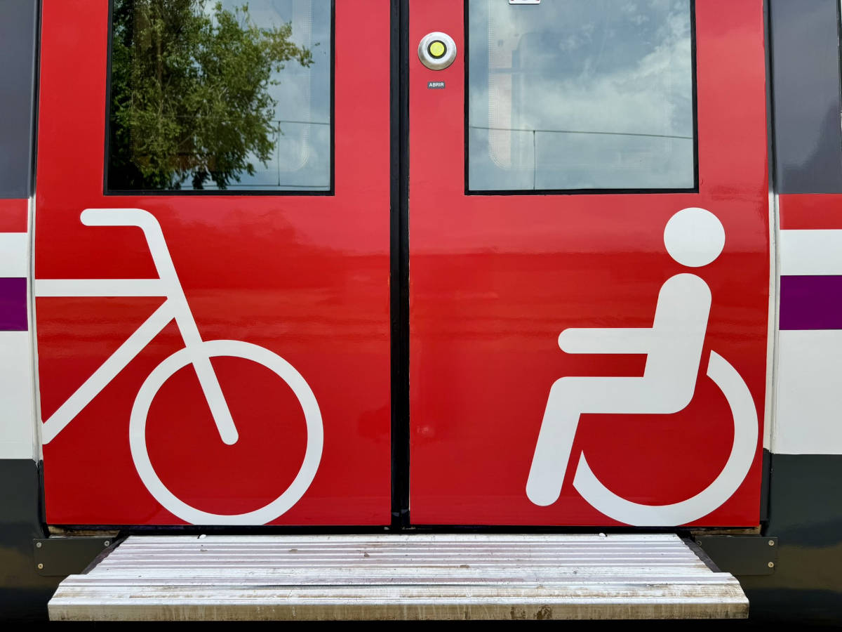 Pictogramas en tren. Imagen: Renfe
