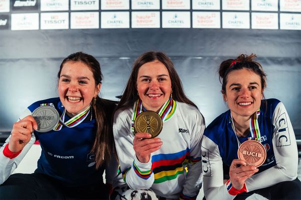 Baumann, Tupin y Grisel brillan en el Campeonato del Mundo de Snow Bike UCI 2025