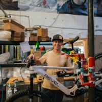 Revel Bikes renace de la mano de su fundador y promete una nueva etapa centrada en la autenticidad