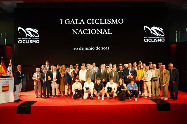 La I Gala del Ciclismo de la RFEC corona a las grandes figuras y entidades que han impulsado el pedal español