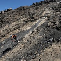 Richard Gasperotti afronta el Pico do Fogo en e-MTB: una expedición extrema entre lava, polvo y determinación