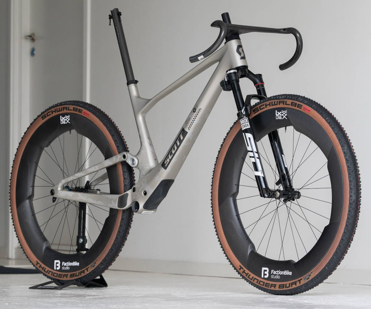 Rueda de gravel con ancho extremo. Imagen: Dangerholm