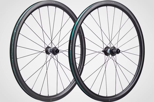 Ruedas de carbono VR 35: equilibrio entre ligereza y rendimiento para ciclismo de carretera y gravel