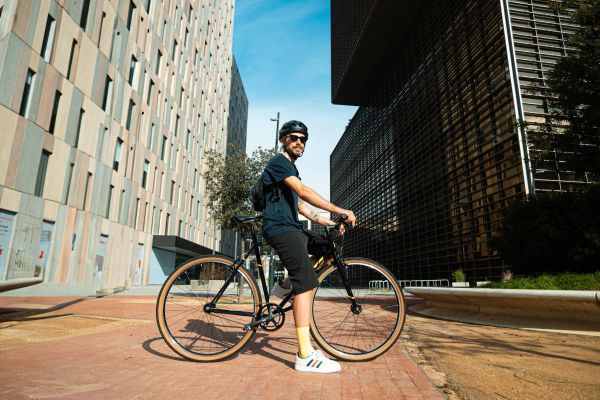 La Santafixie Wild se renueva: una bicicleta urbana lista para rodar por cualquier terreno
