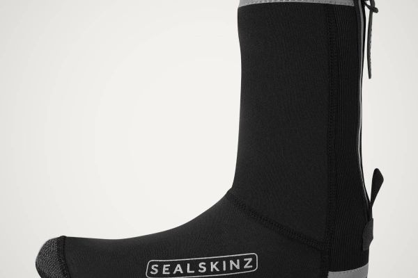 No es un error: los cubrezapatillas Sealskinz Hempton, con un 90% de descuento en Amazon