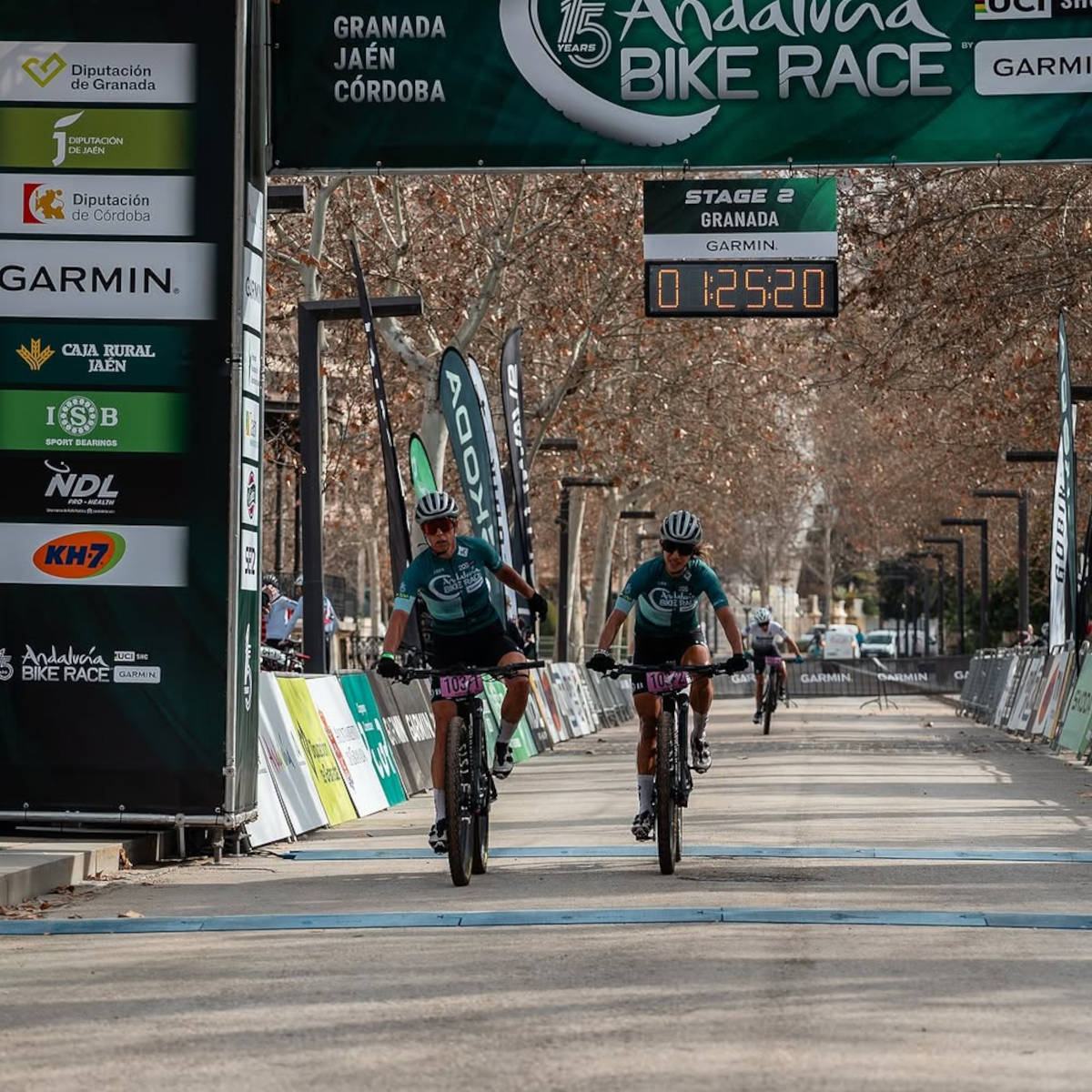 Mónica Calderón y Tessa Kortekaas. Imagen: Andalucía Bike Race