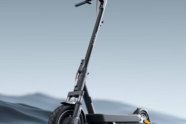 Los ciclistas se salvan, pero los dueños de patinetes deberán contratar seguro y registrarse en la DGT