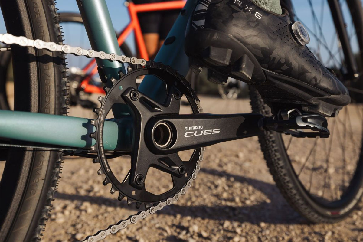 Shimano amplía su gama CUES con opciones para carretera y gravel