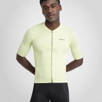 Siroko presenta el maillot M6R: sostenibilidad y alto rendimiento en un solo diseño