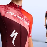 Specialized presenta la colección de maillots Foundation Graphic: edición limitada con rendimiento profesional