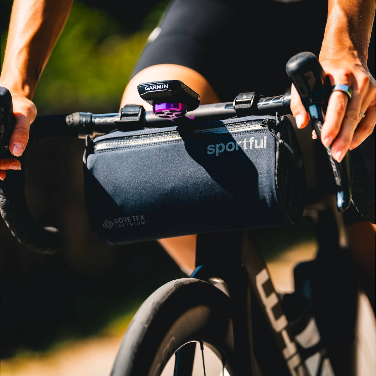 Sportful Moon x Miss Grape. Imagen: Sportful