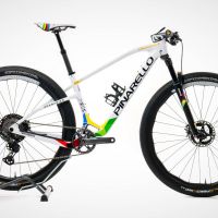 La Pinarello Dogma XC de Tom Pidcock para los JJ.OO. de París 2024, disponible en subasta exclusiva en Bikeroom