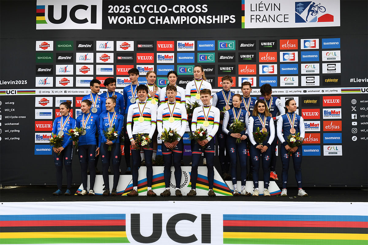 Gran Bretaña se estrena en el Campeonato Mundial de Ciclocross 2025 con un triunfo en el Team Relay