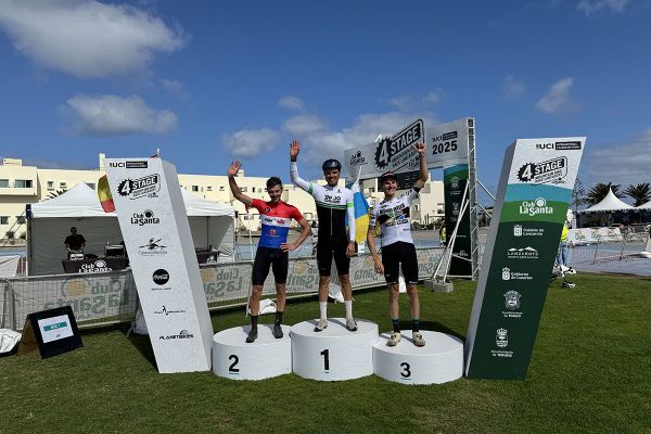 Smeenge y Kortekaas defienden el liderato en la jornada decisiva de la 4 Stage MTB Race Lanzarote 2025