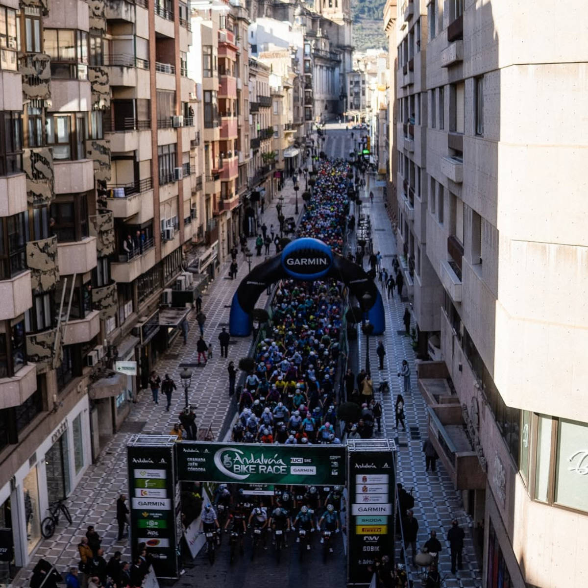 Parrilla de salida de la tercera etapa. Imagen: Andalucía Bike Race