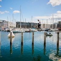 Tomomi Nishikubo conquista Copenhague sobre dos ruedas: del ninja al vikingo del Trial