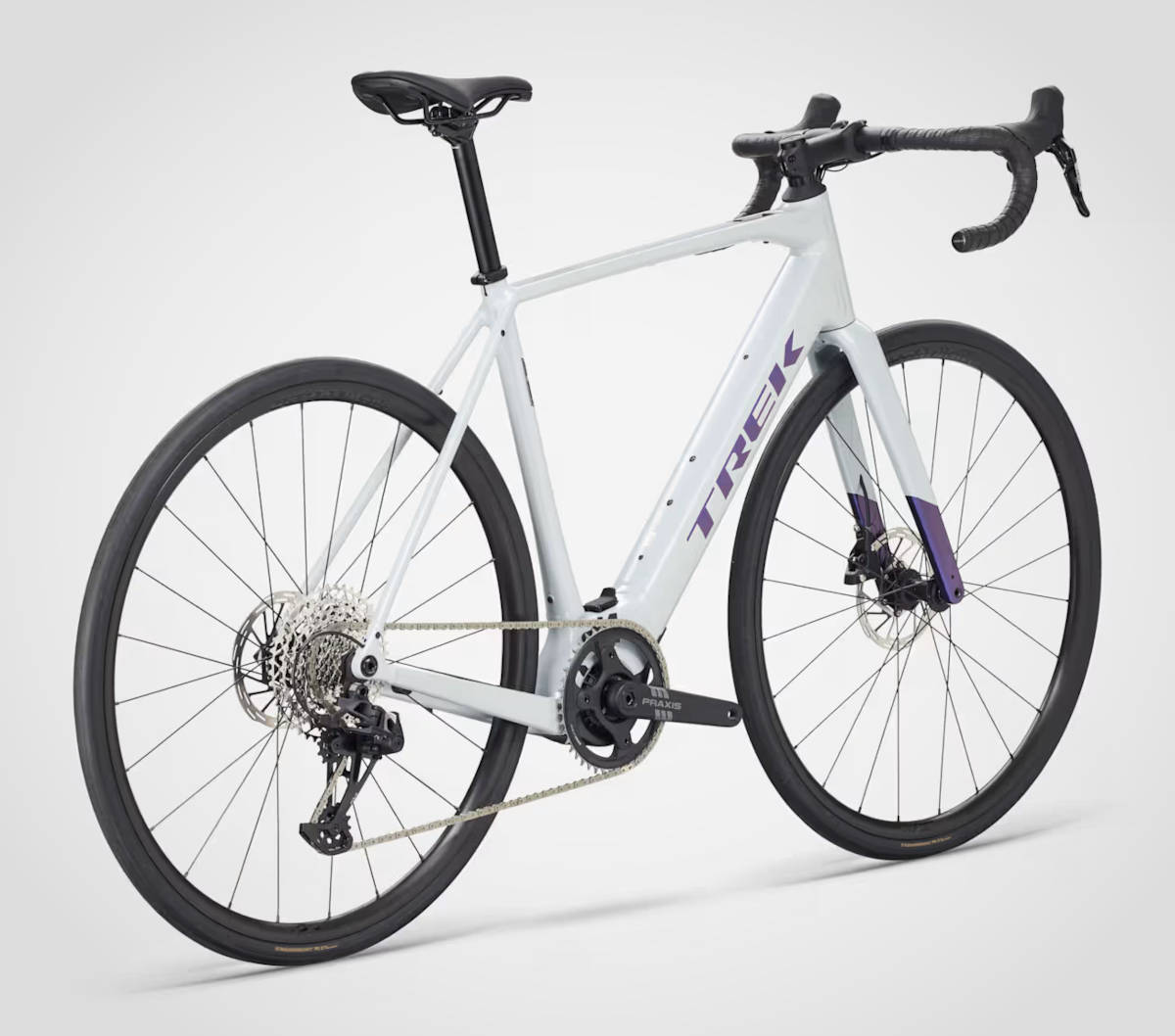 Trek Domane+ ALR: la versión económica de una bici eléctrica para las rutas más largas y exigentes