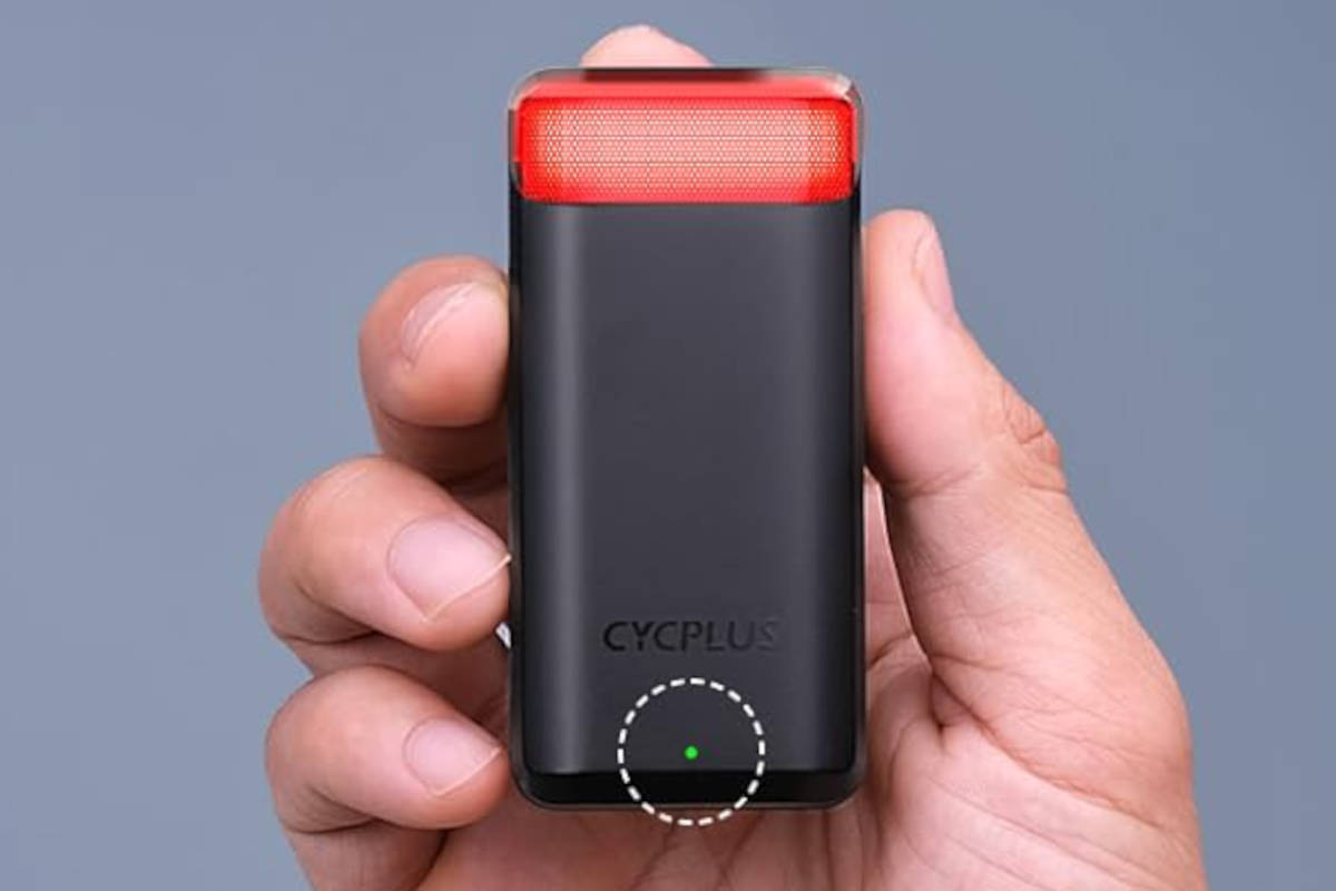 Luz con radar Cycplus L7. Imagen: Cycplus