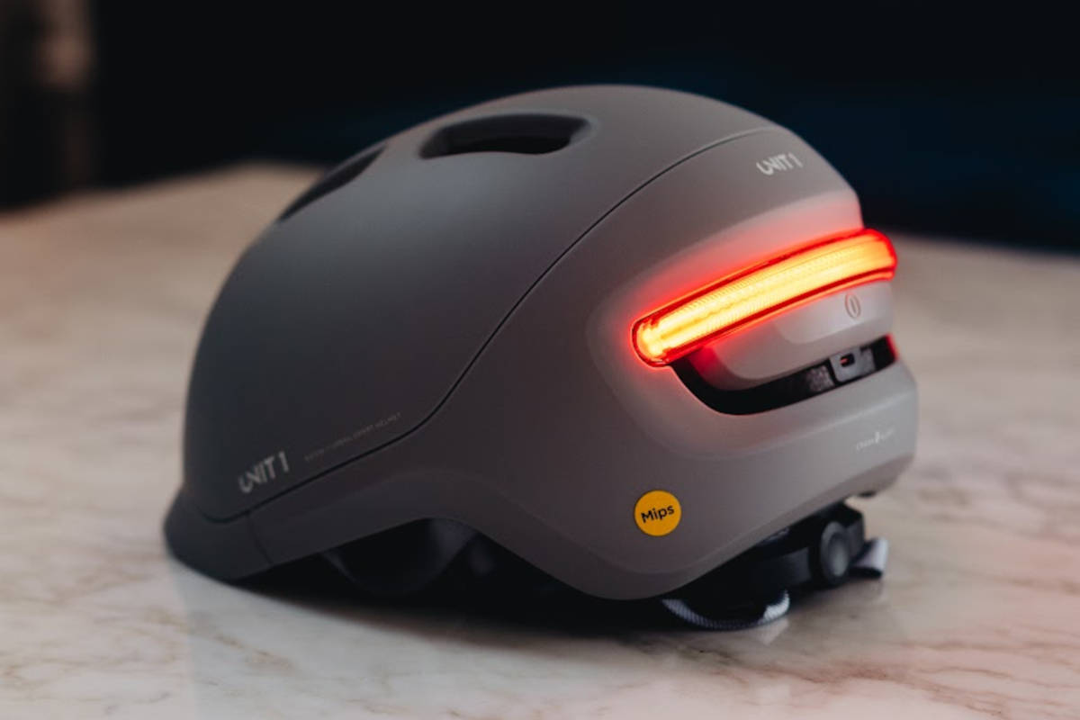 NEON Urban Smart Helmet. Imagen: UNIT 1