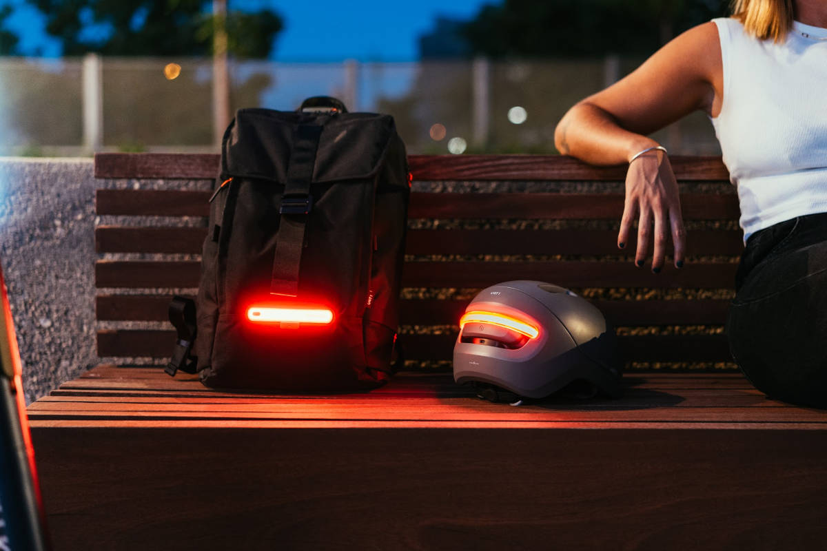 NEON Urban Smart Helmet. Imagen: UNIT 1