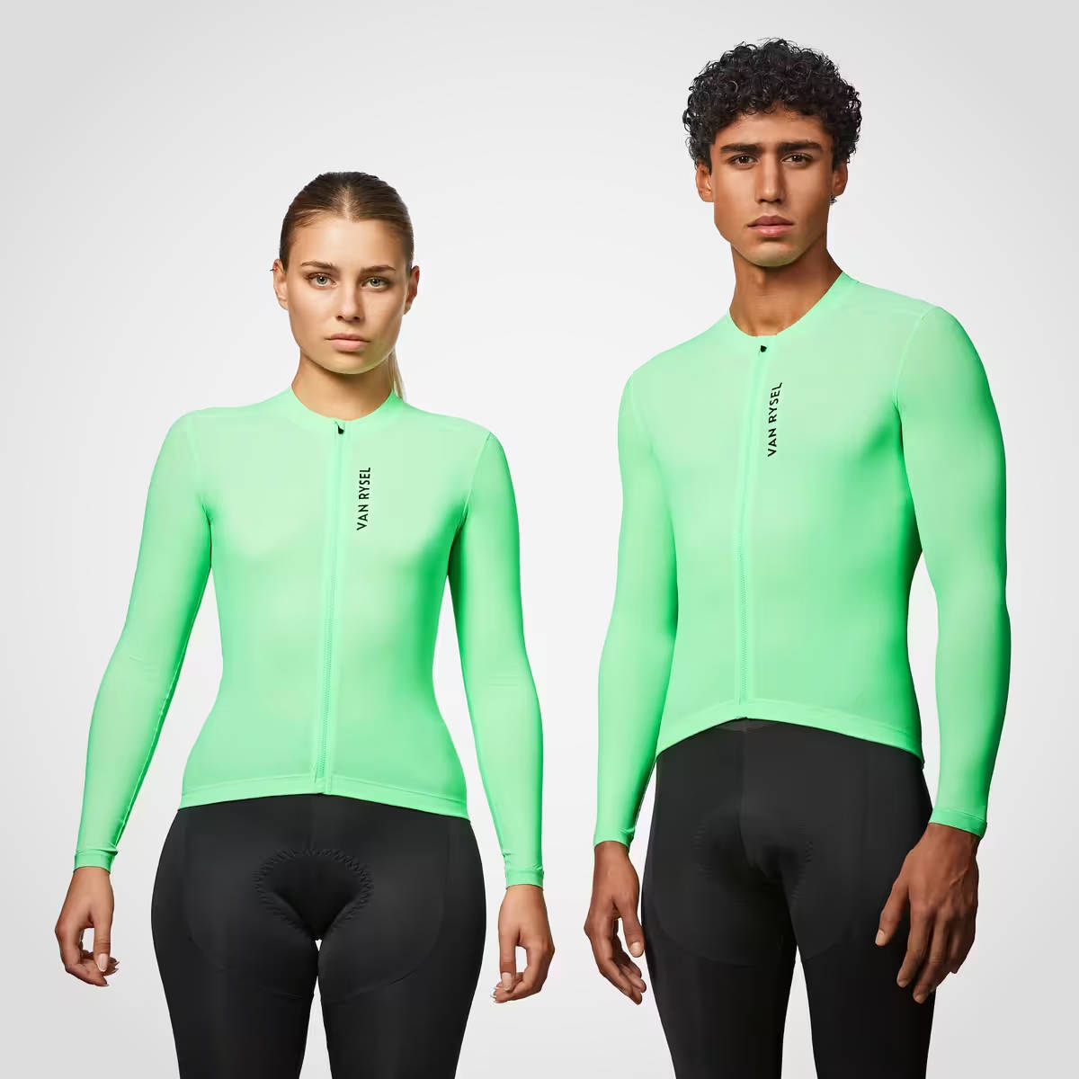 Van Rysel RCR 2 Anti-UV: un llamativo maillot de verano con visibilidad y protección aumentadas