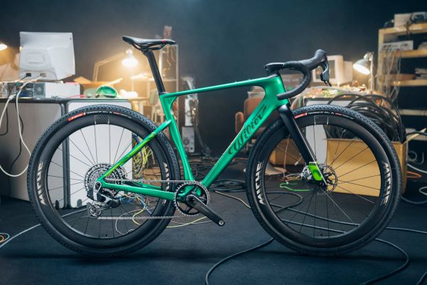 Wilier Rave SLR ID2: una nueva bestia del gravel racing con diseño noventero