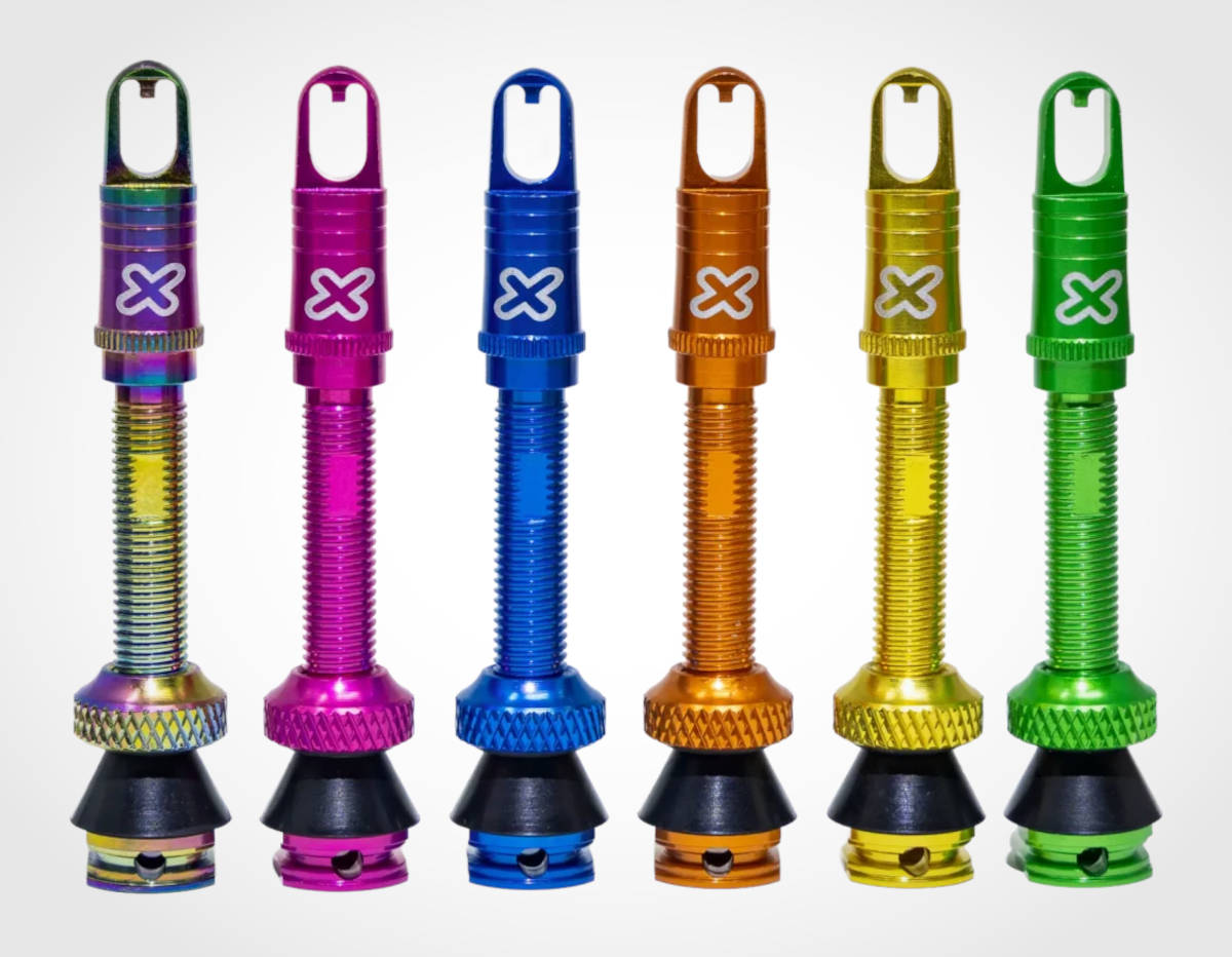 Válvulas Tubeless en toda la gama de colores. Imagen: X-Sauce