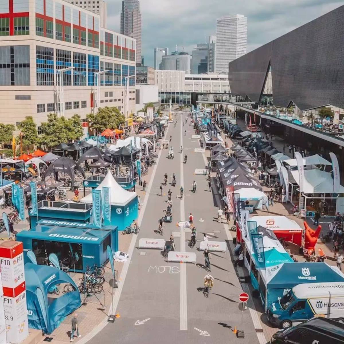 Recinto exterior de la feria alemana. Imagen: Eurobike