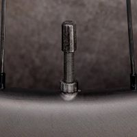 AbsoluteBLACK Aether: unas válvulas tubeless de carbono que pesan solo 2 gramos