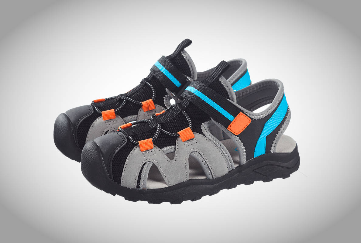 Sandalias de trekking infantiles. Imagen: ALDI