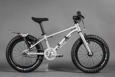 Ass Savers entra en el ciclismo infantil con Bumbinos, unos guardabarros pensados para acabar con el barro