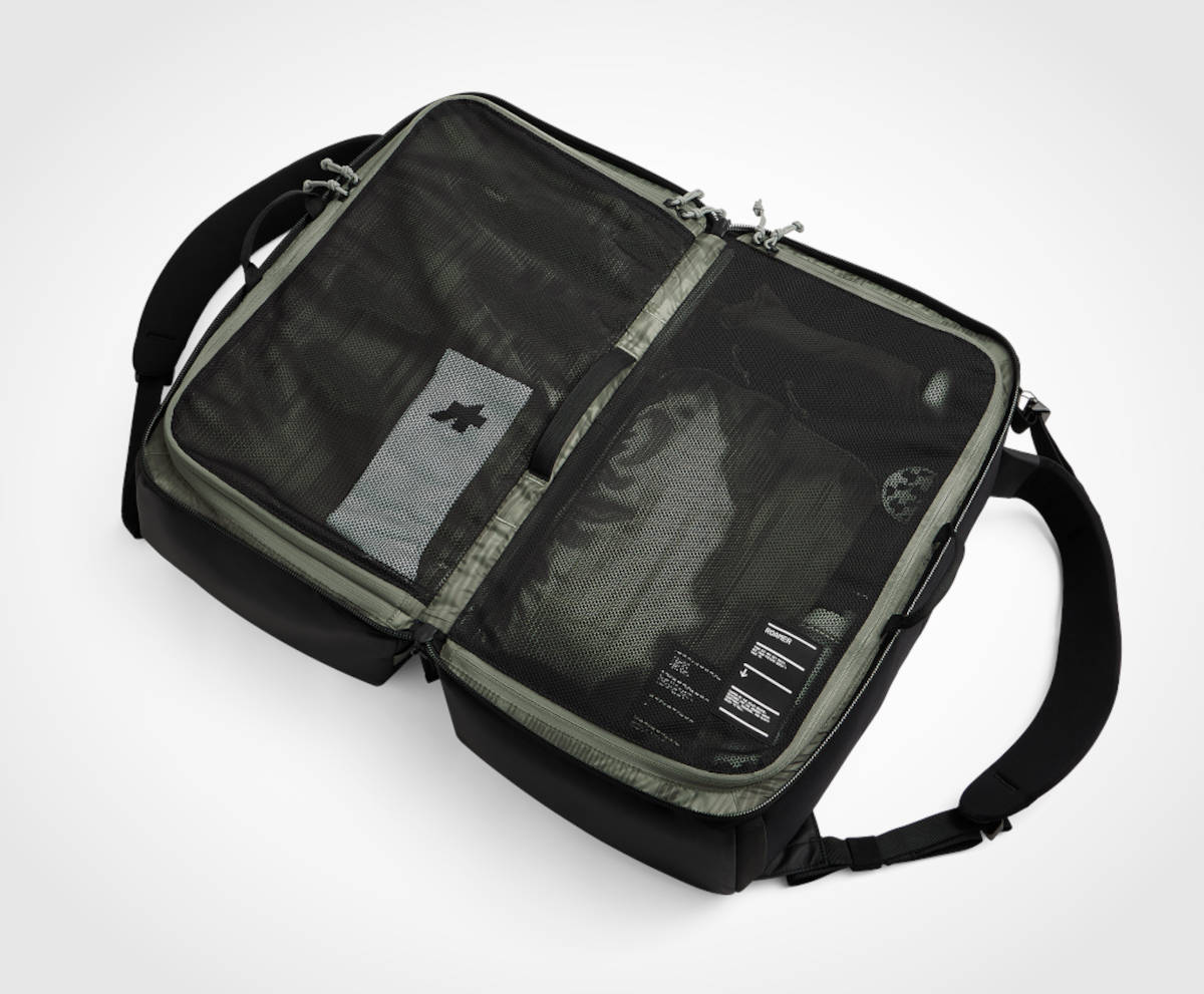 ASSOS x Db Roamer Pro Split Duffel 50L. Imagen: ASSOS