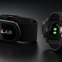 Banda cardíaca vs sensor óptico del reloj: qué sistema ofrece datos más fiables al entrenar