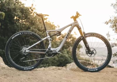 BH refuerza su gama iLynx+ SL de carbono con más autonomía de serie y pesos que arrancan en 18.8 kg