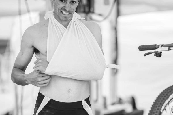 Dos caídas, dos bajas clave: Blevins y Ferguson marcan un inicio accidentado en la Copa del Mundo de MTB