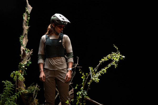 Bluegrass convierte la protección integral en una mochila técnica para MTB