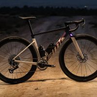 BMC Kaius 01: más paso de rueda, menos peso y una apuesta total por el gravel de competición
