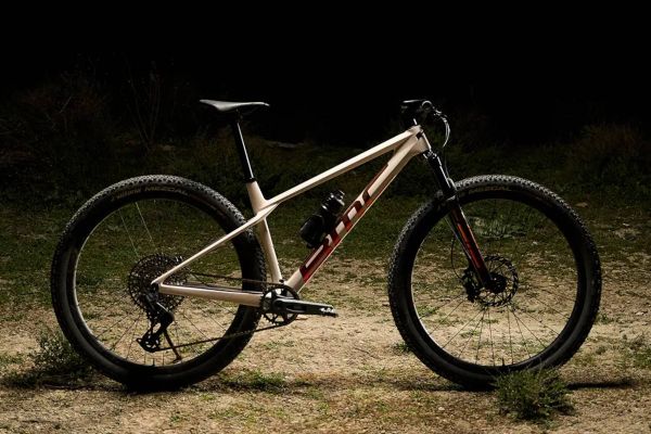 BMC Twostroke 01 2027: la rígida que rompe los límites del XC moderno