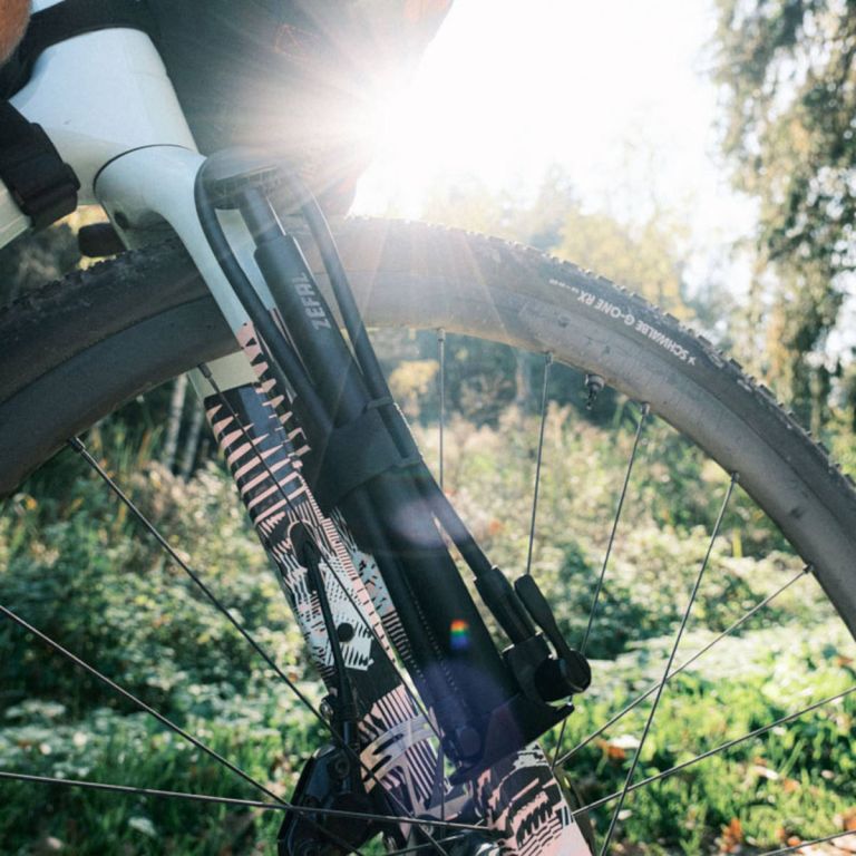 Zéfal lanza una mini bomba para rutas largas con una ambición poco habitual en este formato