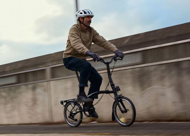 Brompton renueva la P Line: menos peso, más control urbano y hasta 12 velocidades