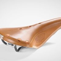 Brooks reinventa su sillín más icónico tras más de un siglo: así es el nuevo B17 Utmost de 300 euros