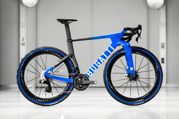 Bugatti y Factor rompen las reglas con una bicicleta radical fuera del reglamento UCI (y del bolsillo)
