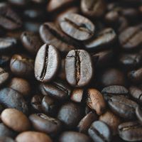 Cafeína y ciclismo: cómo puede mejorar el rendimiento y cuándo empieza a convertirse en un problema