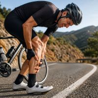 De un simple calambre a una rotura: cómo interpretar el dolor muscular en la bici 