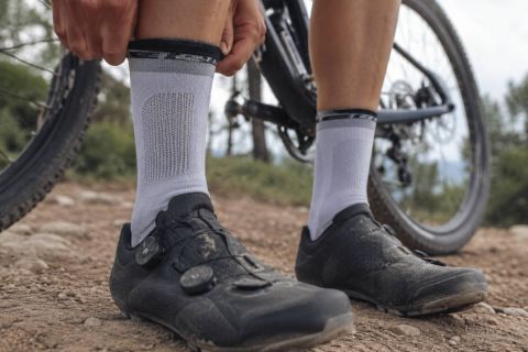 Calcetines técnicos para ciclismo: el accesorio que evita ampollas, rozaduras y problemas en los pies