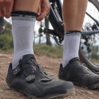 Calcetines técnicos para ciclismo: el accesorio que evita ampollas, rozaduras y problemas en los pies