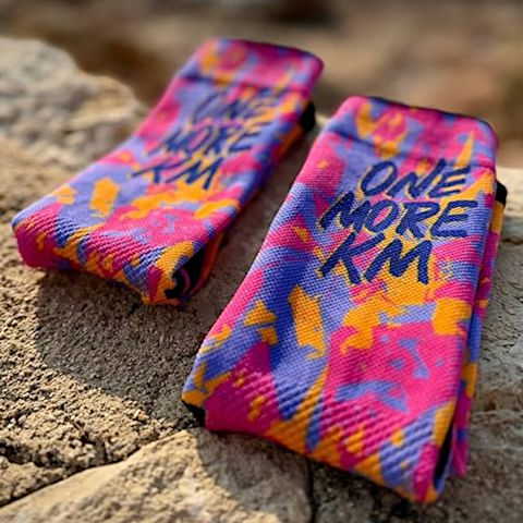 Los calcetines trueWOD llevan el mensaje motivacional al ciclismo sin olvidar lo que importa sobre la bici