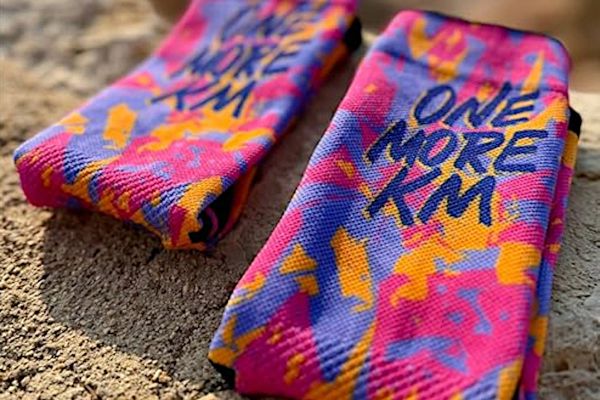 Los calcetines trueWOD llevan el mensaje motivacional al ciclismo sin olvidar lo que importa sobre la bici